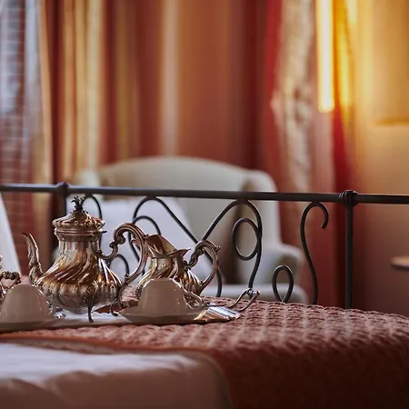 Curina Hotel 4*
